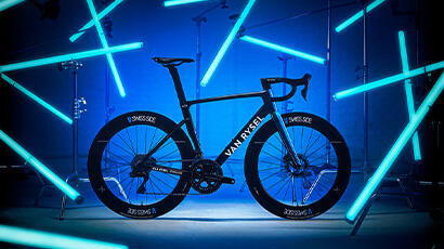 AG2R LA MONDIALE （現: デカトロン・CMA CGM チーム）X VAN RYSEL